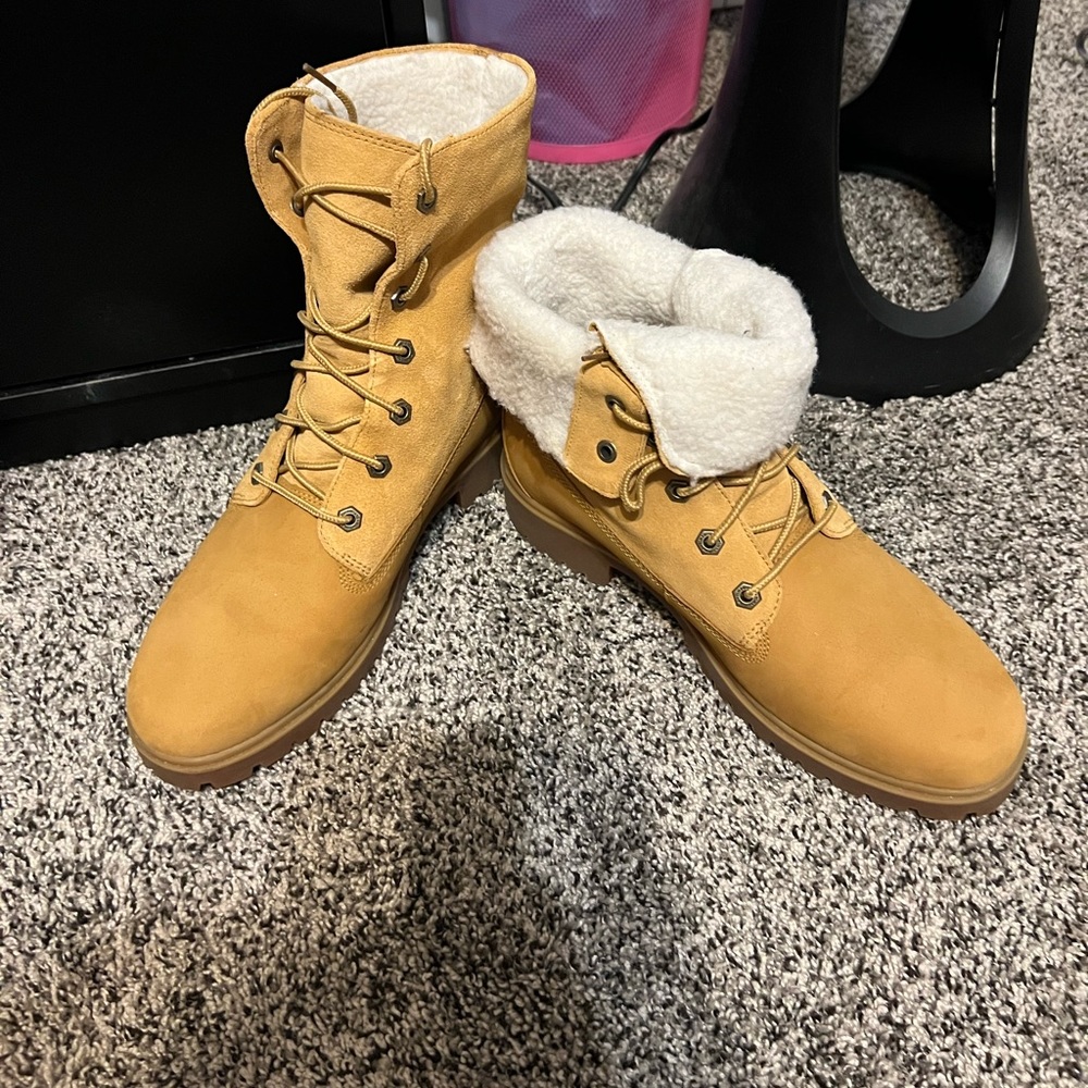 Timberland size 9.5 women’s boots